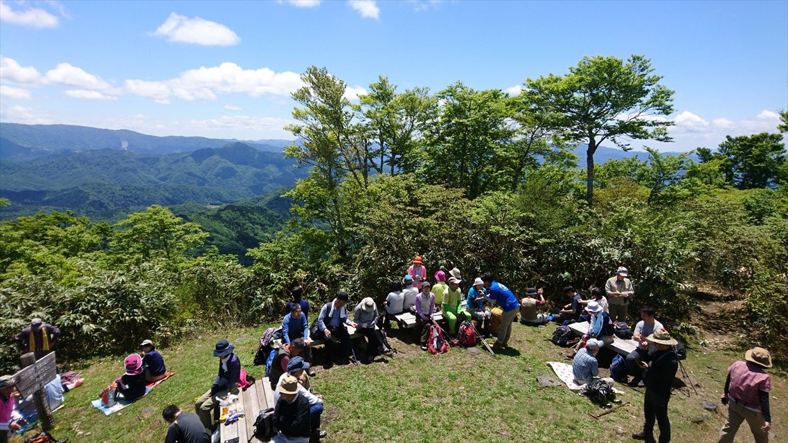 やま開きの当日は良く晴れて、絶好の登山日和だったぴょんの画像2