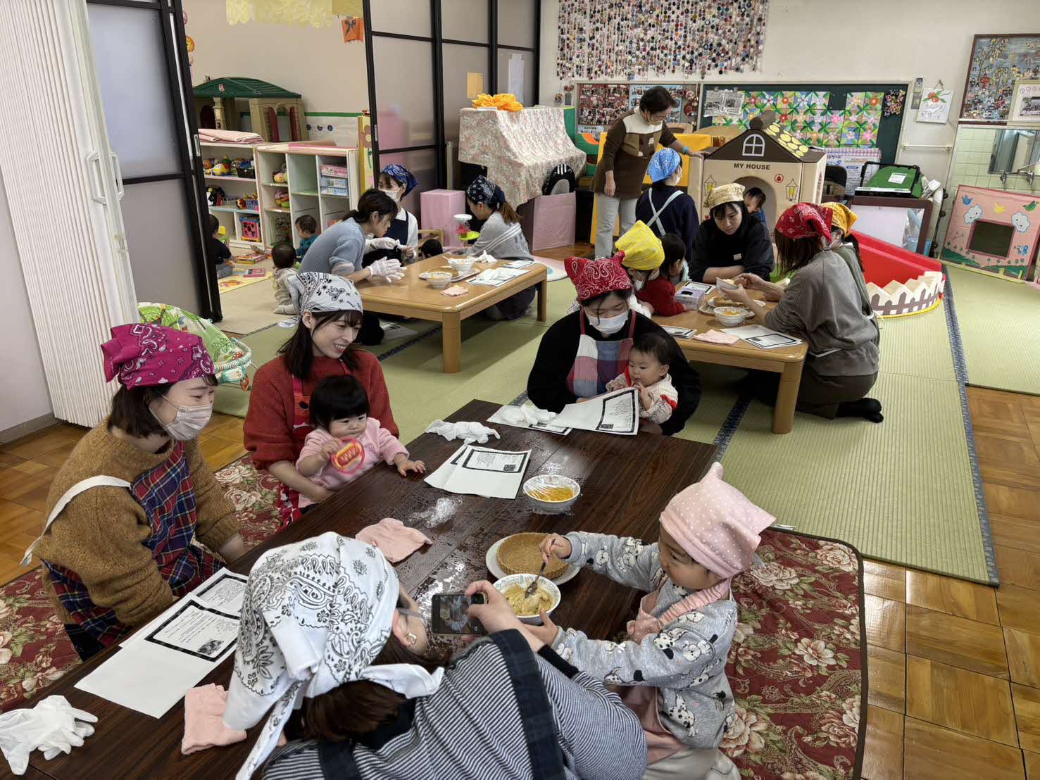 子育てサークル「ぱくぱく」の様子②