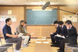 梨農家についての話を聞く支援官