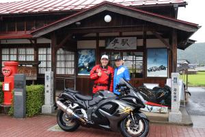 鈴木社長とライダーの記念写真②