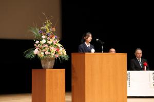 挨拶をする谷本生徒会長