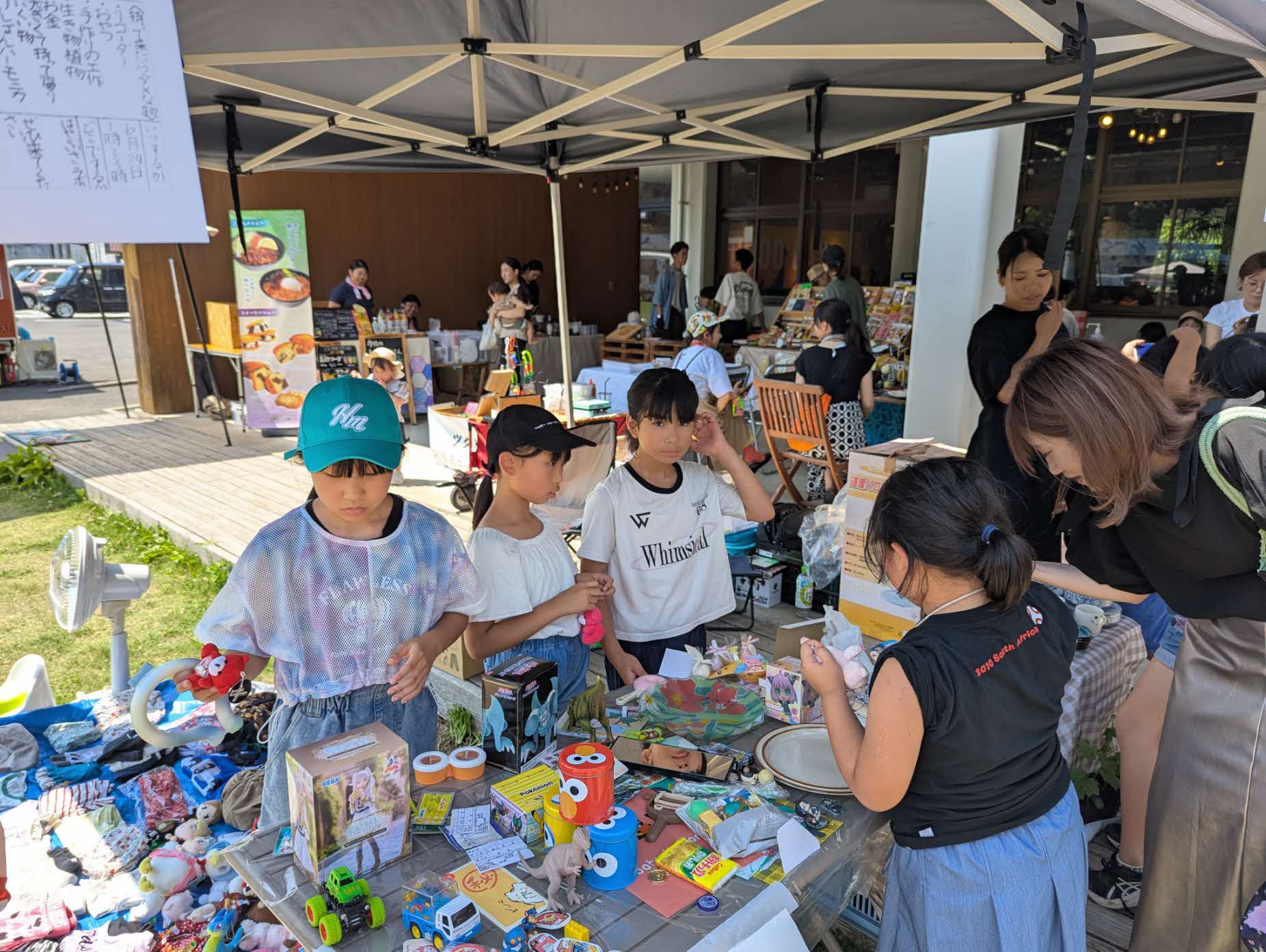 はやぶさにちようマーケット