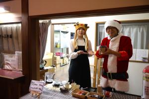 あったかコーヒーを販売していた八頭町観光協会のスタッフ