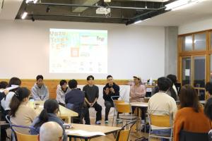 働き方や今のやりがいについて話をするゲスト