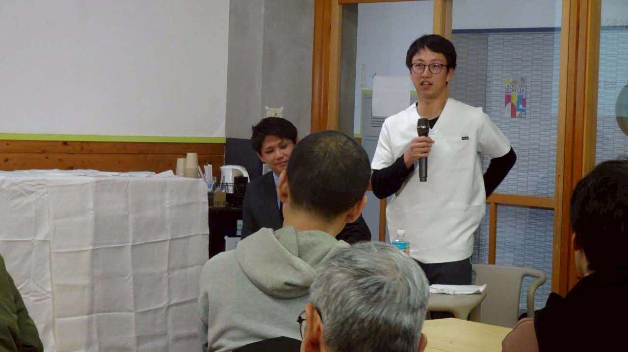 活動報告会の様子