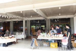 地元野菜を販売する店舗の様子