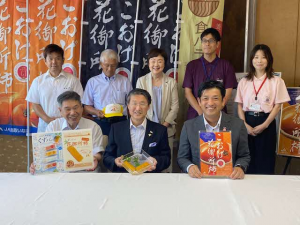 報告会での記念写真