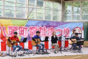 @21による歌と演奏の披露
